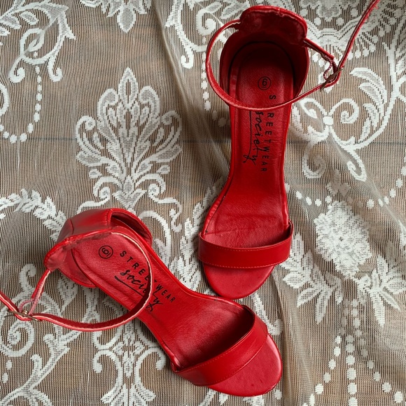 Red High Heels - Picture 3 of 5